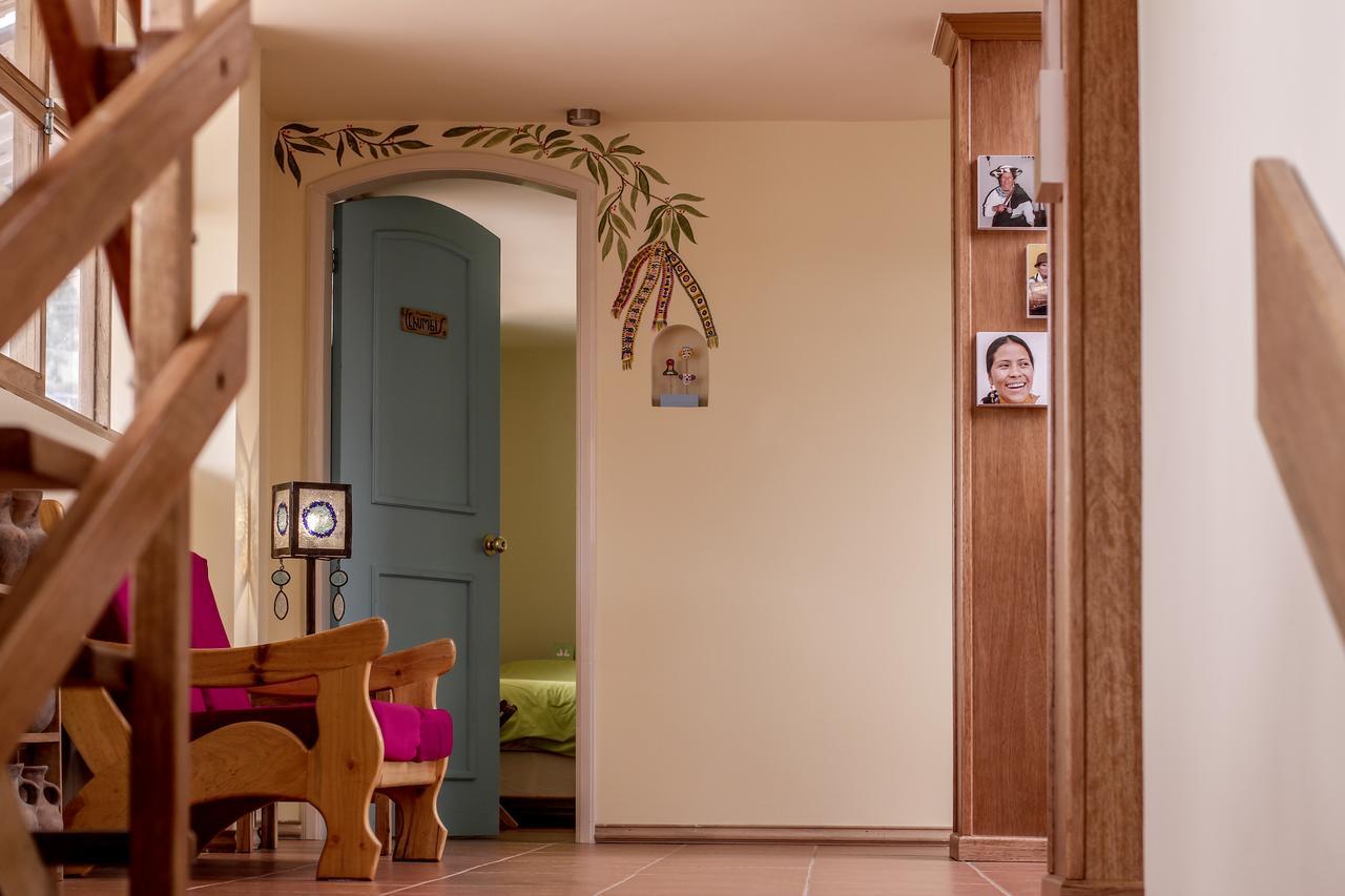 Inti Sisa Art Guesthouse Guamote Exteriör bild